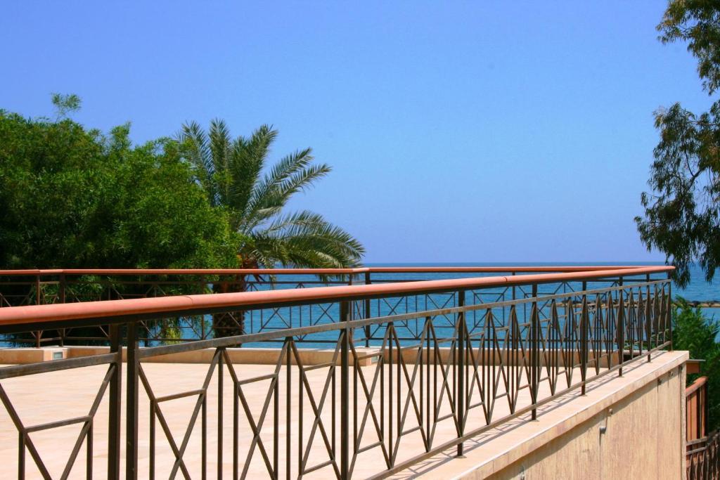 Sunrise Arches Apartments Limassol Szoba fotó
